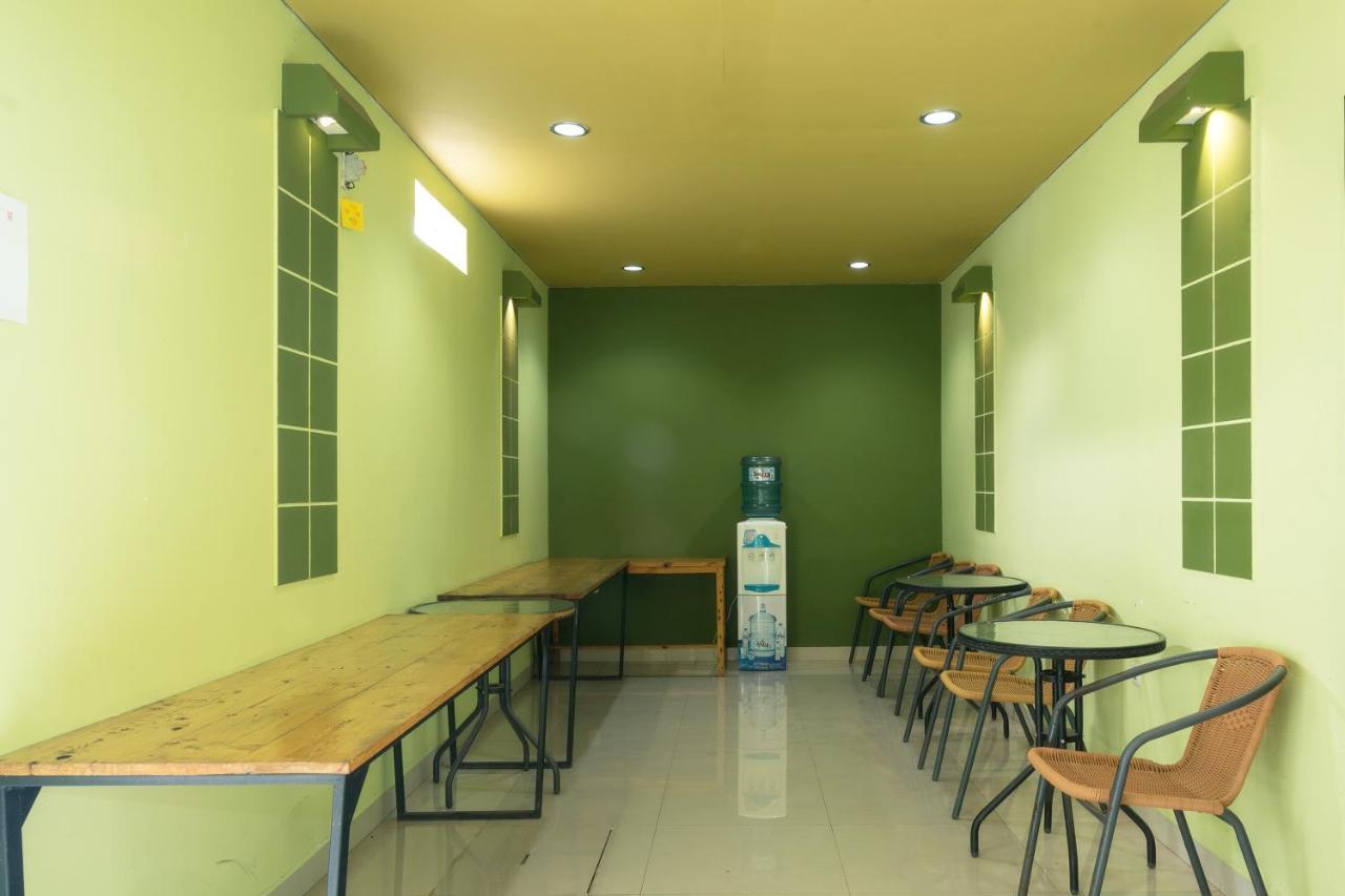 Oyo 342 De'kayakini Hotel 2*